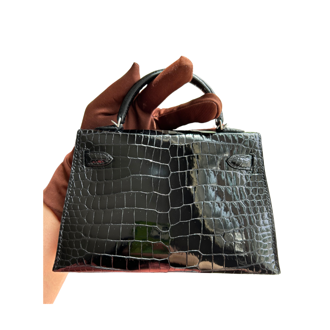 K20 Black lisse porosus diamond hardware