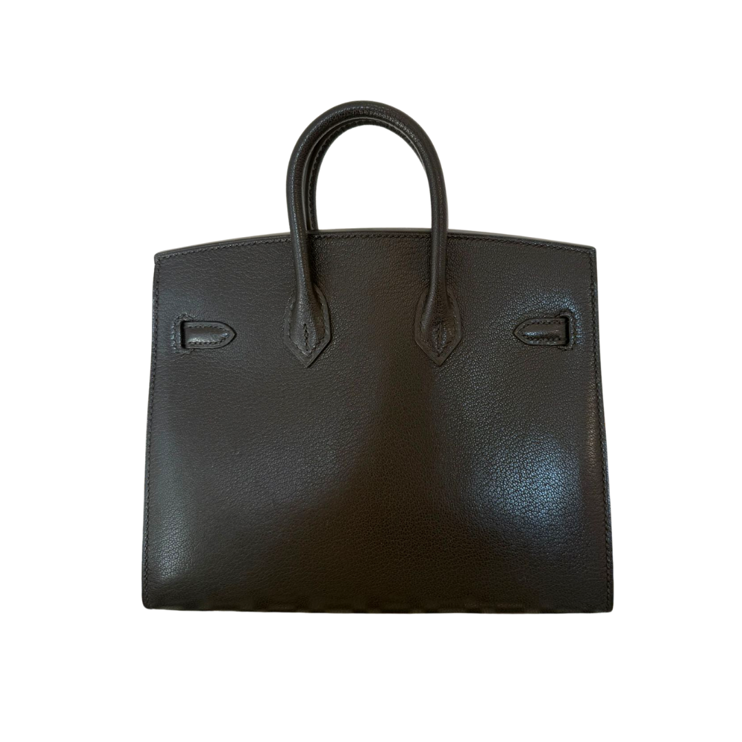 B20 Bouclerie moderne casaque