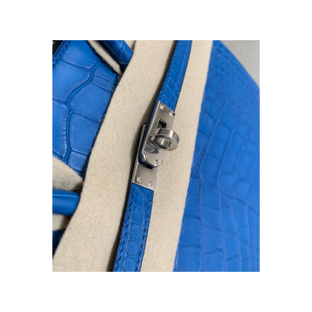 B25 Bleu zellige matte phw matte alligator