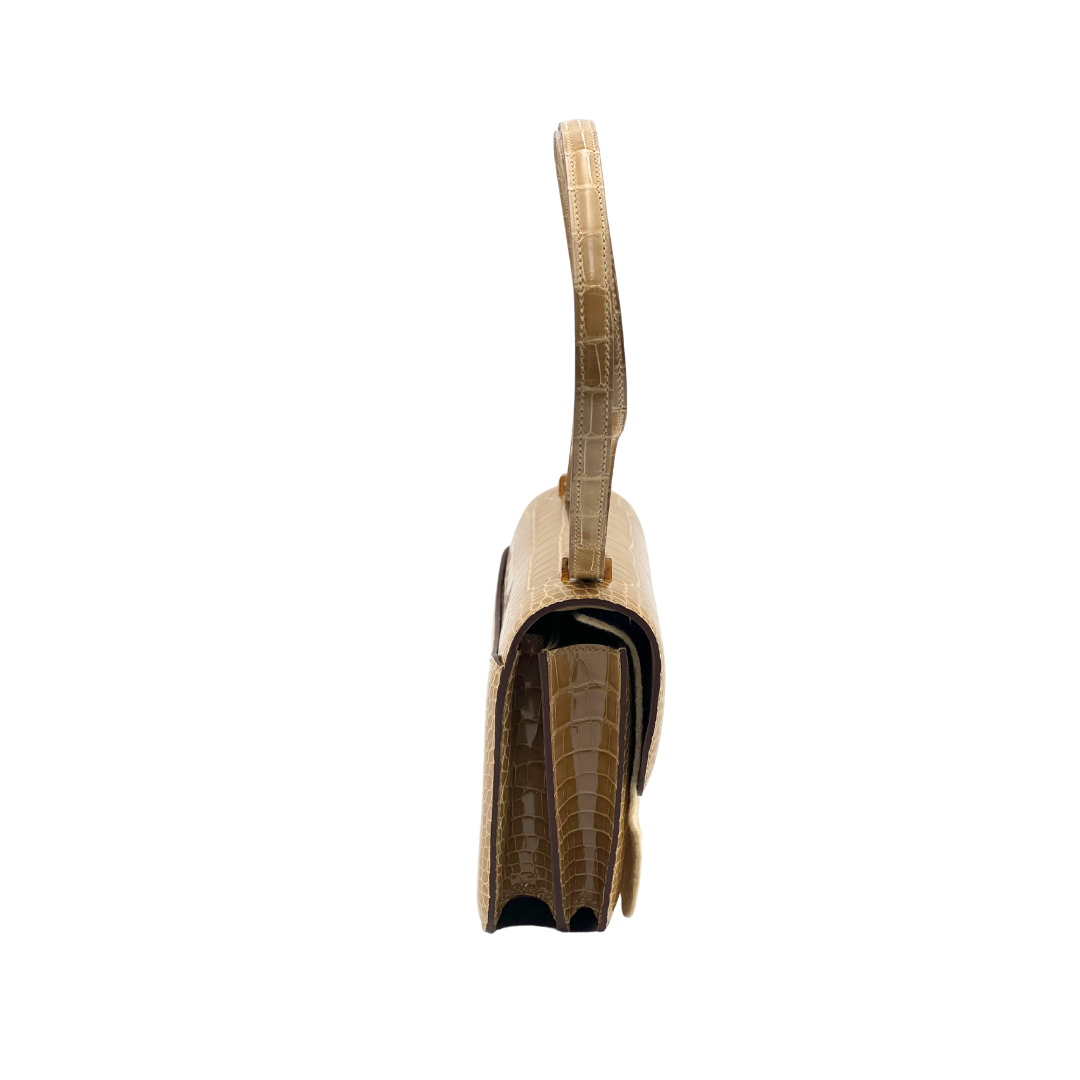 Constance 18 beige de sable lisse alligator
